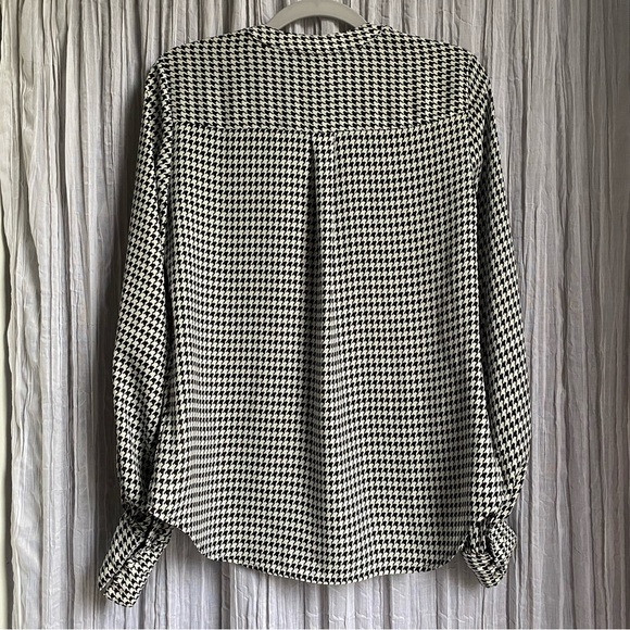 Express Houndstooth Long Sleeve Button-up Blouse - Picture 5 of 7